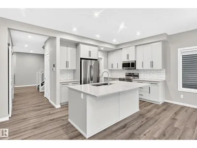 315 35 AV NW photo 9