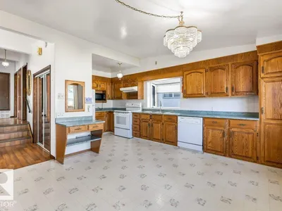 10651 80 ST NW photo 11