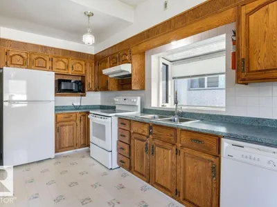 10651 80 ST NW photo 13