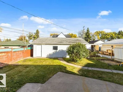 10651 80 ST NW photo 57