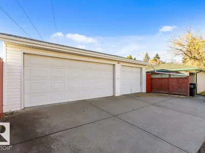 10651 80 ST NW photo 58