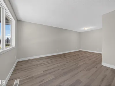 15124 88A ST NW photo 16