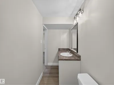 15124 88A ST NW photo 44