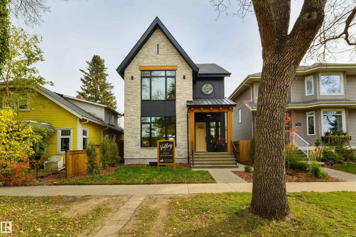 9513 101 ST NW exterior