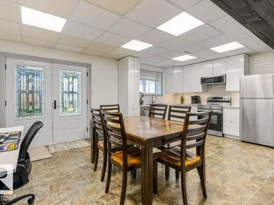 4 FLEETWOOD CR photo 33