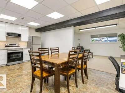 4 FLEETWOOD CR photo 35
