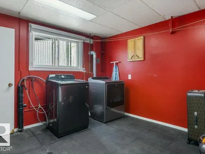 4 FLEETWOOD CR photo 41