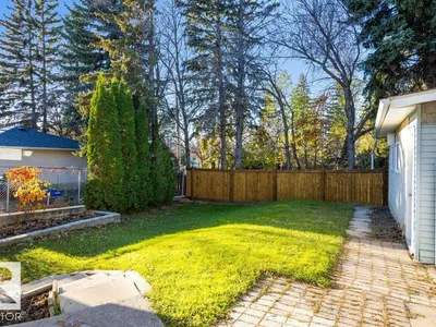 4 FLEETWOOD CR photo 45