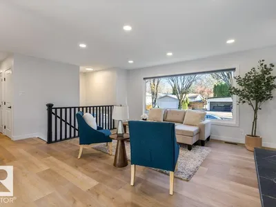 4 FLEETWOOD CR photo 8