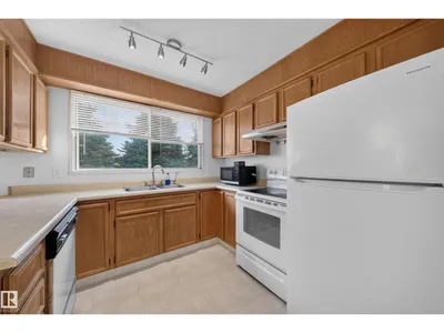 3135 145 AV NW photo 18