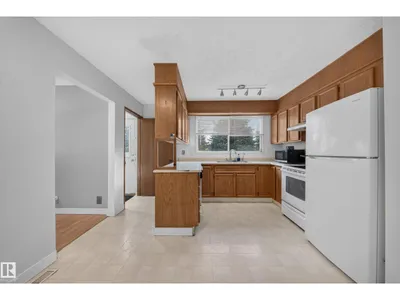 3135 145 AV NW photo 19