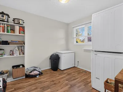 43 MORELAND CR photo 17