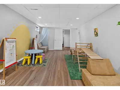 6512 94 AV NW photo 28