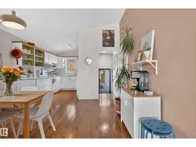 6512 94 AV NW photo 7