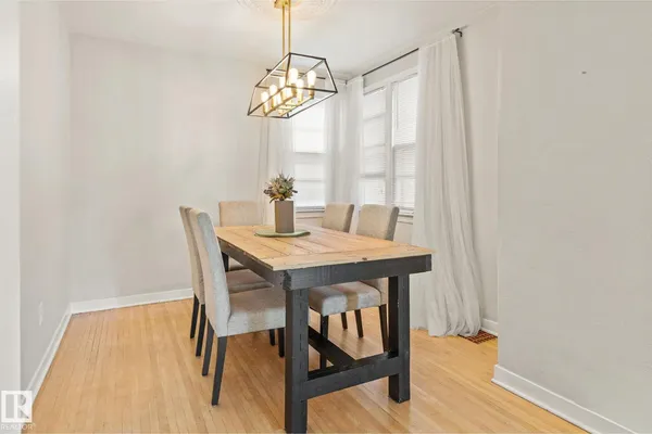 12034 104 ST NW photo 3
