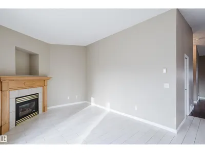 75 LANDSDOWNE DR photo 20