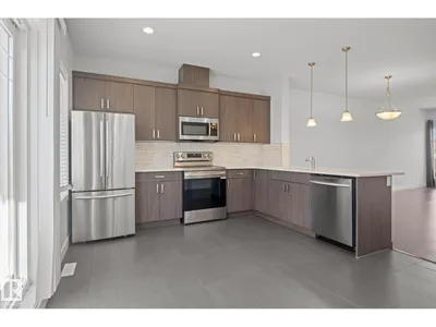 #16 723 172 ST SW photo 14