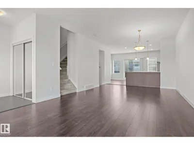 #16 723 172 ST SW photo 9
