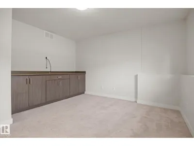 #16 723 172 ST SW photo 36