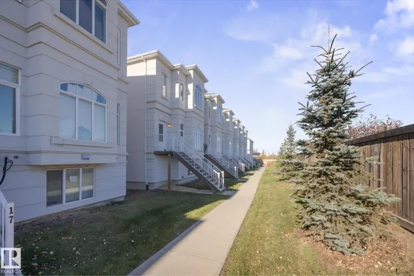 #16 723 172 ST SW photo 3