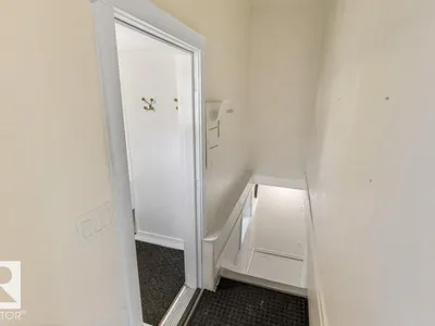 10706 75 AV NW photo 24