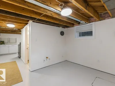 10706 75 AV NW photo 31
