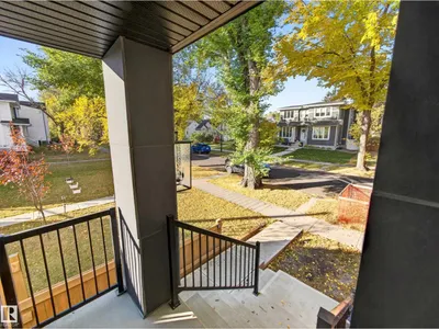 10985 130 ST NW photo 18