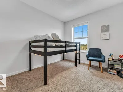 6921 54 AV photo 34