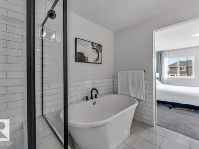 6921 54 AV photo 38