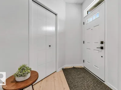 6921 54 AV photo 7