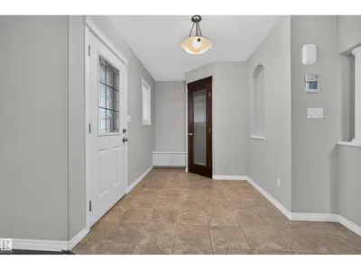 11910 93 ST NW photo 5