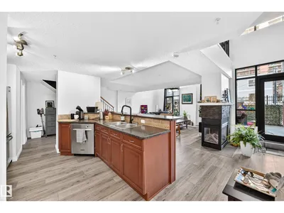 #103 9020 JASPER AV NW photo 7