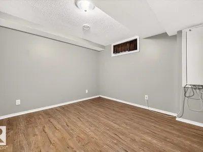 8512 134 AV NW photo 17
