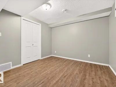 8512 134 AV NW photo 18