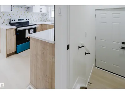 4103 111A ST NW photo 37