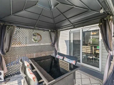 22507 99 AV NW photo 46