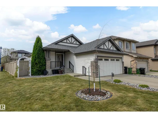 1976 67 ST SW, Edmonton