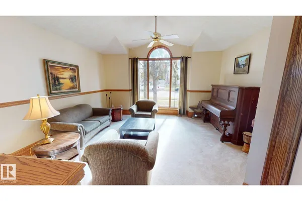 15 BELMONT DR photo 3