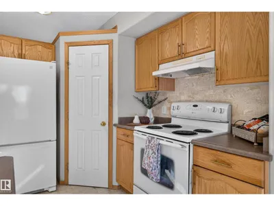 4615 151 AV NW photo 9