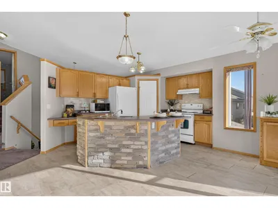 4615 151 AV NW photo 7