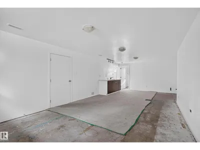10508 60A AV NW photo 27