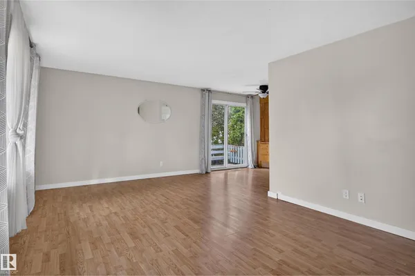 10508 60A AV NW photo 3