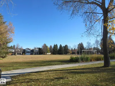 10720 57 AV NW photo 12
