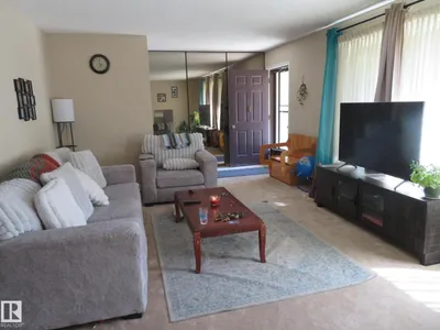 10720 57 AV NW photo 18