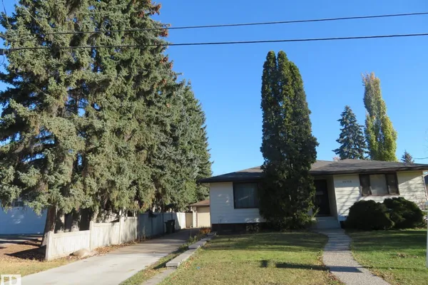 10720 57 AV NW photo 3