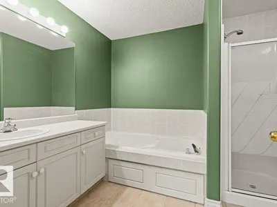 11686 15 AV NW photo 30