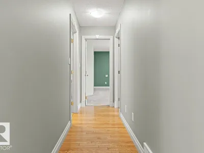 11686 15 AV NW photo 33