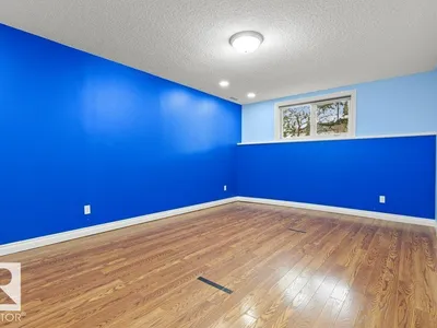 11686 15 AV NW photo 42
