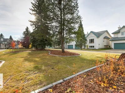 11686 15 AV NW photo 48