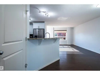 21413 94 AV NW photo 8